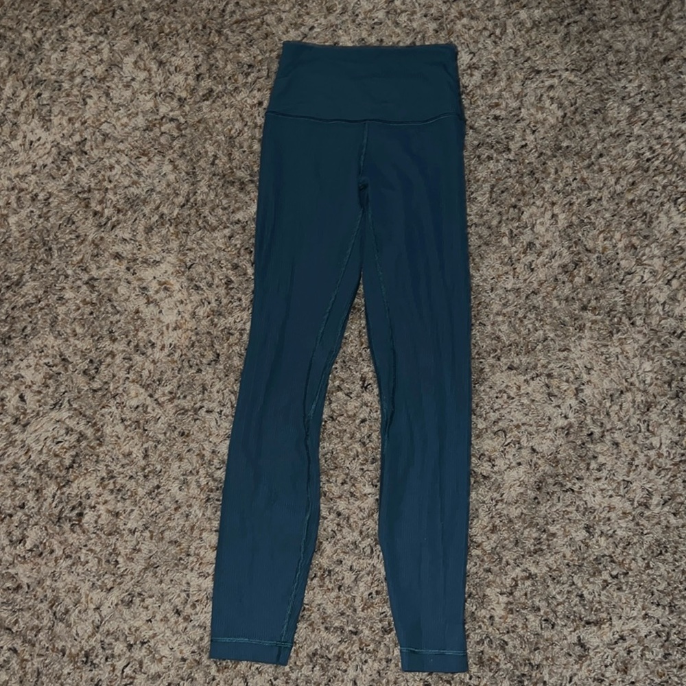 25' Lululemon size 2 Ribbed leggings! Barely worn - Picture 1 of 2